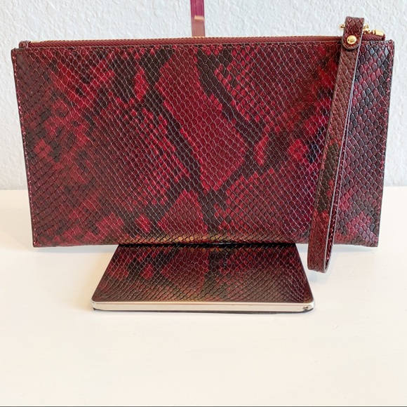 MICHAEL KORS Jet Set Large Clutch Embossed Leather - Picture 2 of 5